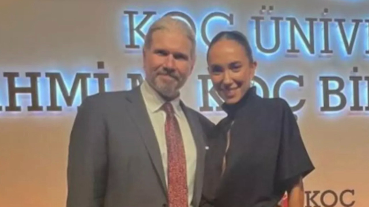 Çağatay Ulusoy ile 7 yıl birliktelik yaşamıştı! Duygu Sarışın bakın kiminle aşk yaşıyor