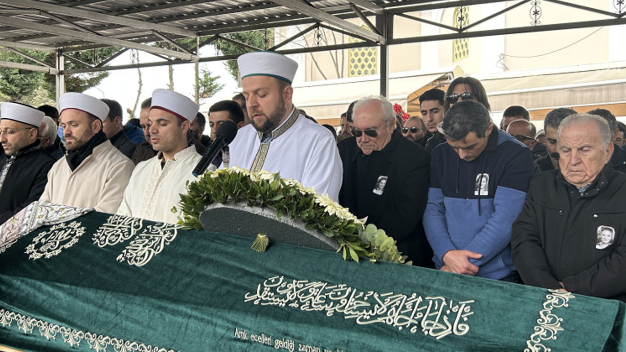 Türk halk müziği sanatçısı Seha Okuş, son yolculuğuna uğurlandı