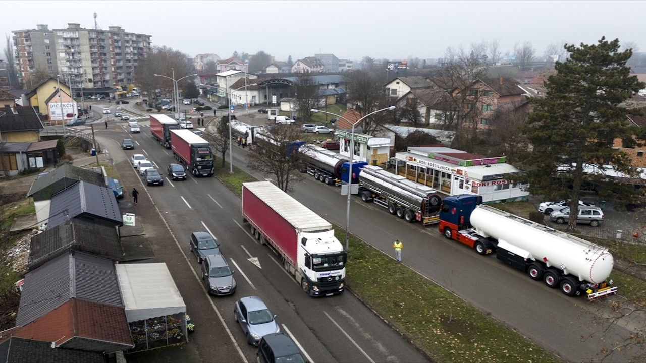 Balkan ülkelerinde sürücüler isyanda! AB'nin yeni geçiş sistemini protesto ettiler