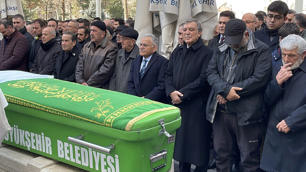 11. Cumhurbaşkanı Abdullah Gül uzun zaman sonra görüntülendi! Cenaze törenine katıldı