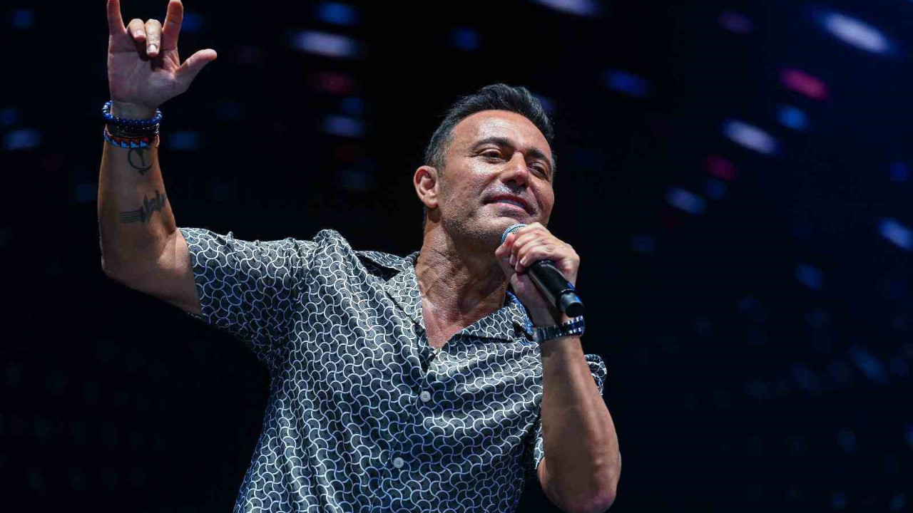 Mustafa Sandal takipçilerini uyardı! İtibar etmeyin...