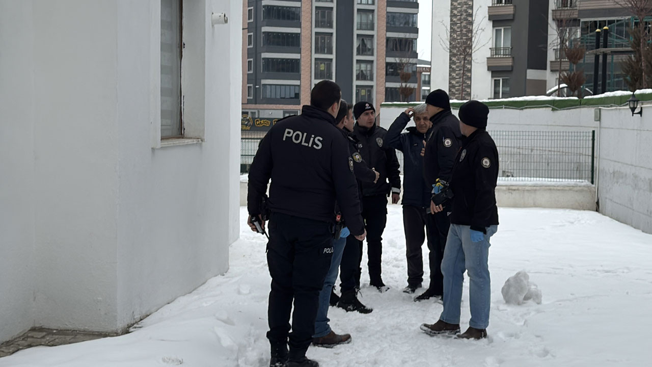 Cam silerken 3. kattan düşen kadın öldü