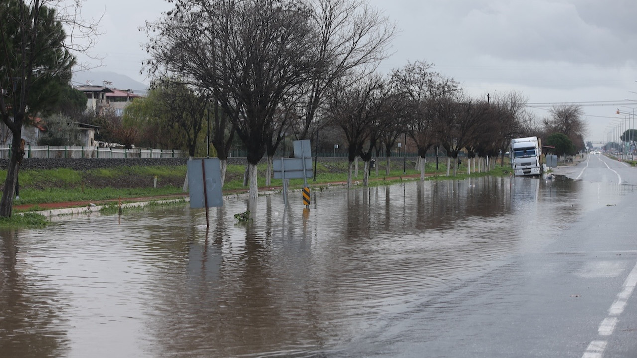 Aydın'da sağanak! Kenti yağış vurdu