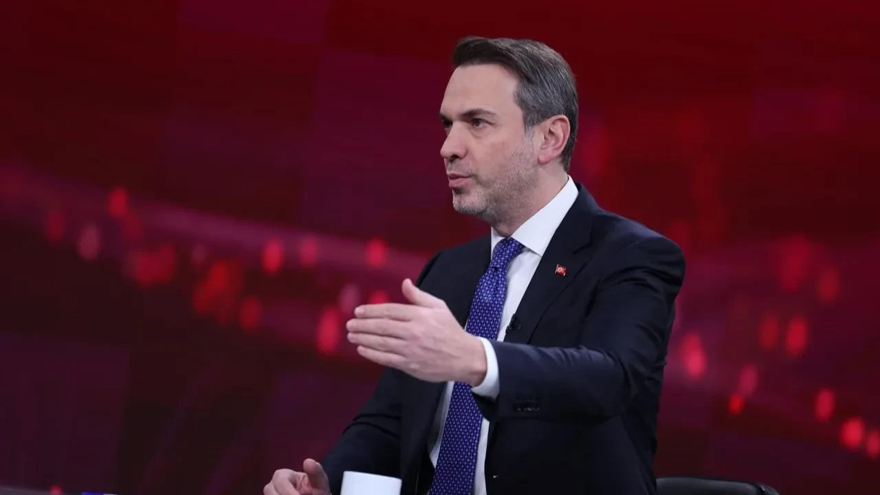 Bayraktar'dan enerji açıklaması: Doğal gaz ve elektriğin yarısı devletten