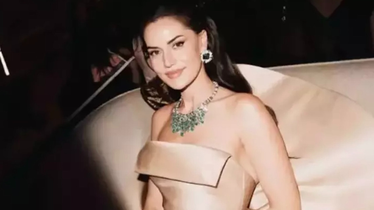 Fahriye Evcen'in kış tatili: Beyazlar içinde herkesi büyüledi!