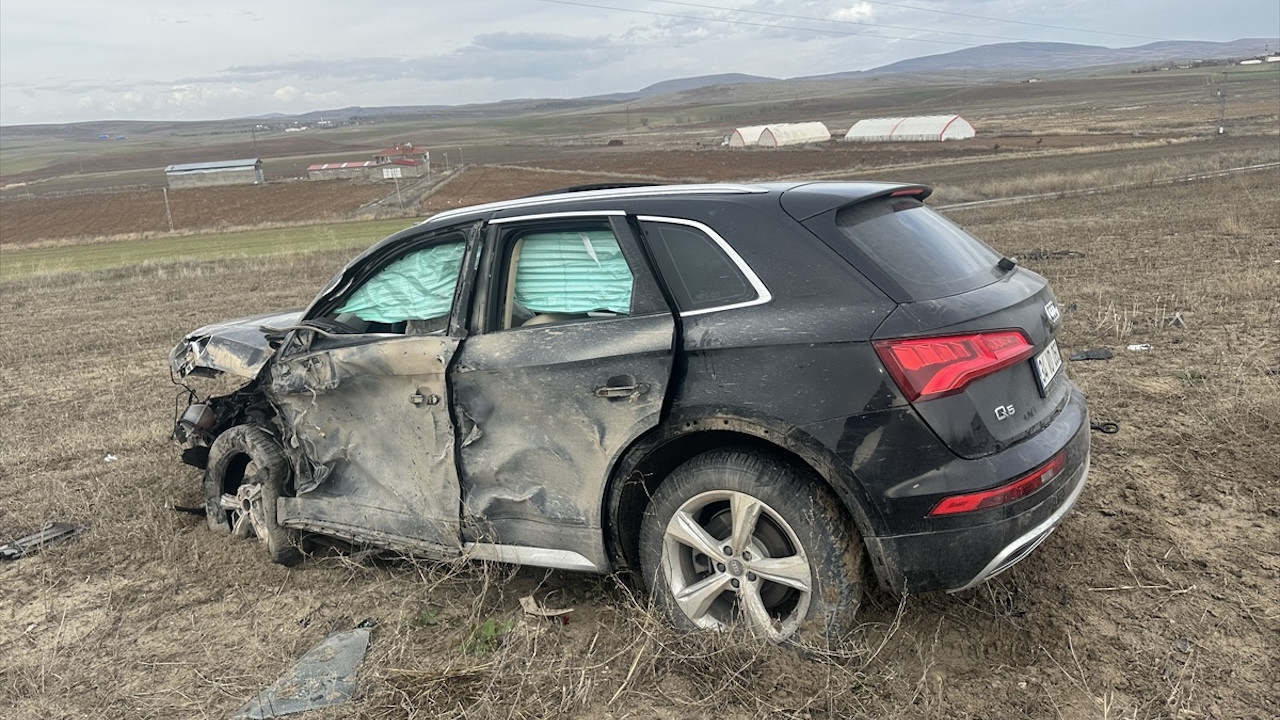 Çorum'da tır ile cip çarpıştı: Cipteki 4 kişi yaralandı...