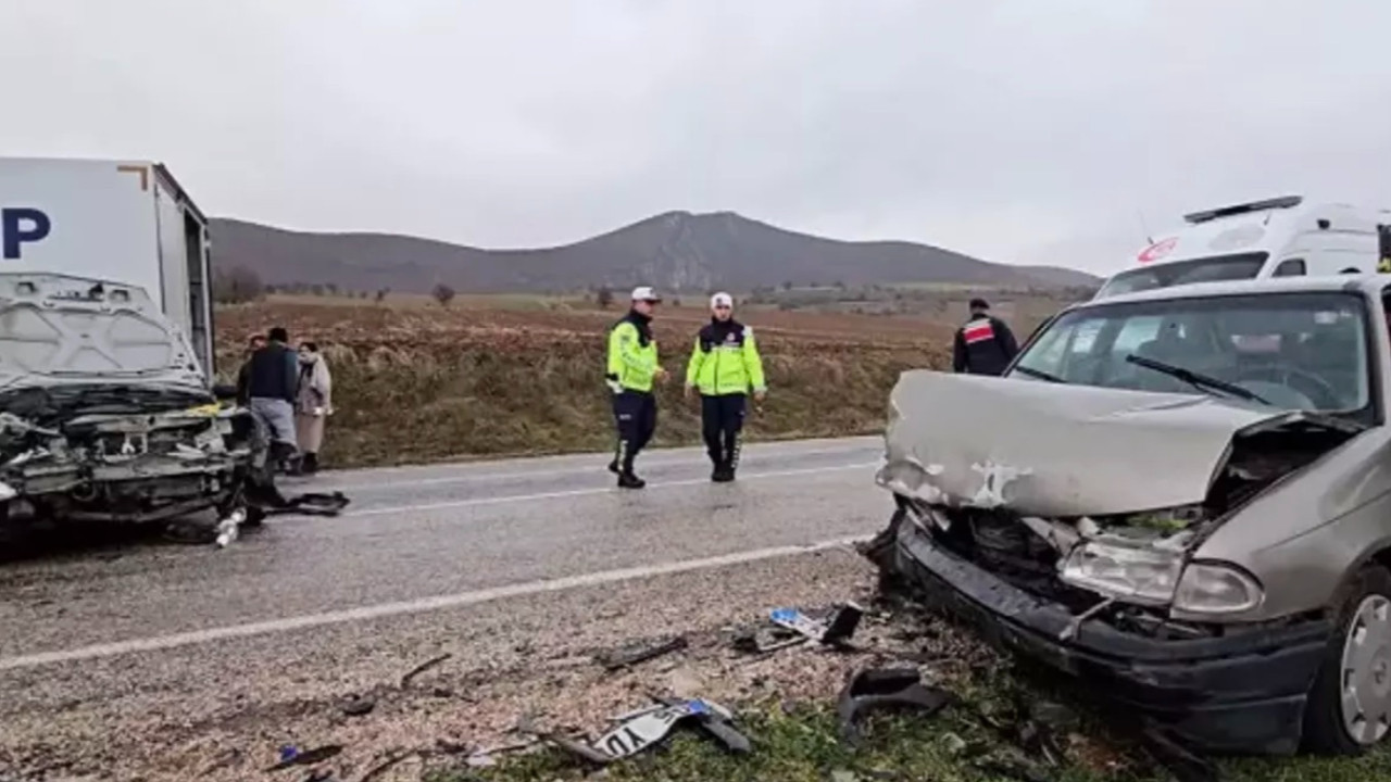 Tokatta kaza! 2 araç çarpıştı: 7 yaralı