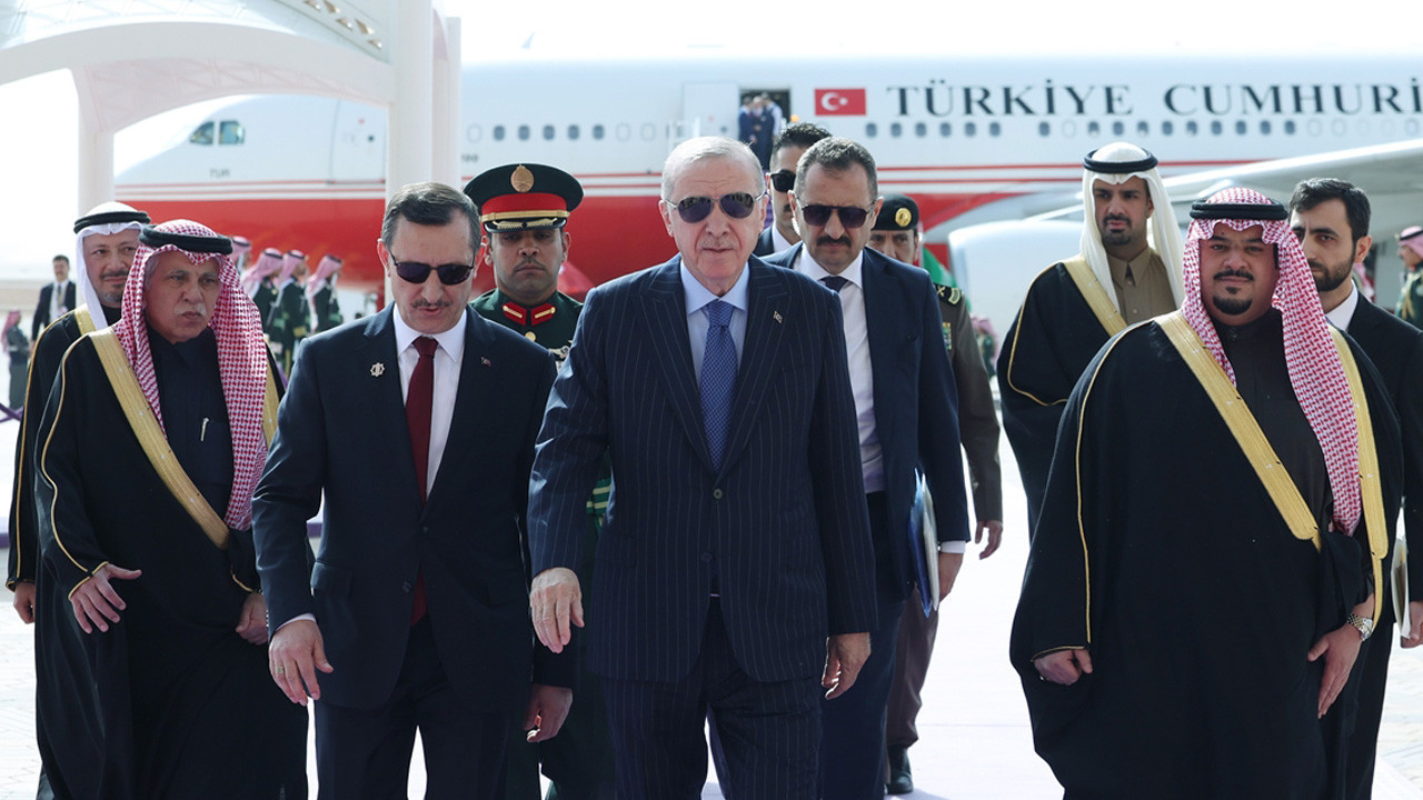 Cumhurbaşkanı Erdoğan, Suudi Arabistan'a ayak bastı