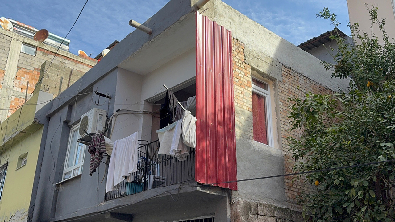 Adana'da aile faciası! 3 çocuk annesi eşini öldürüp başında ağladı