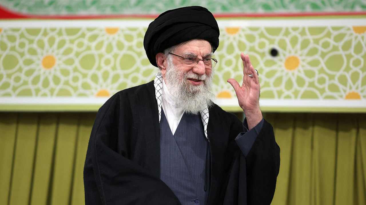 TIME'dan dikkat çeken Hamaney kapağı! Suikast mesajı mı verildi? Akıllara Kaddafi ve Saddam geldi