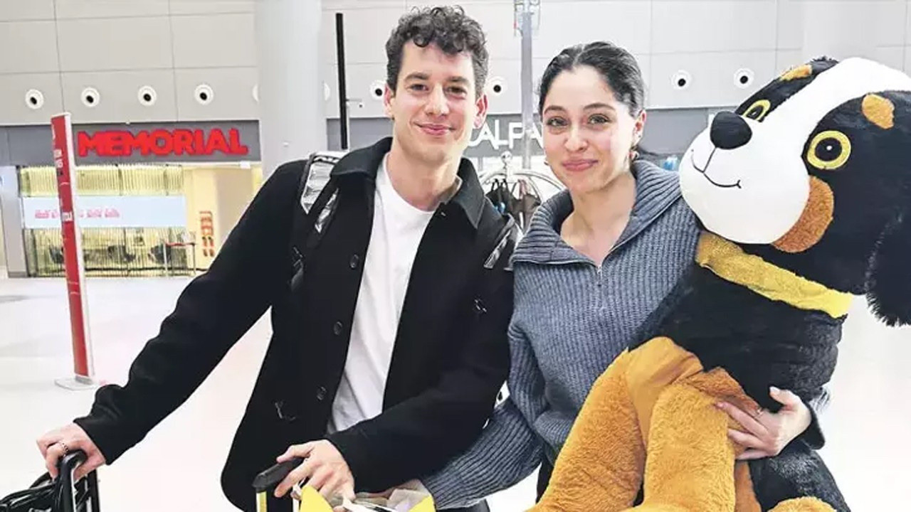 Cem Bölükbaşı ile aşk yaşayan Cemre Baysel uçak biletiğini aldığı gibi...