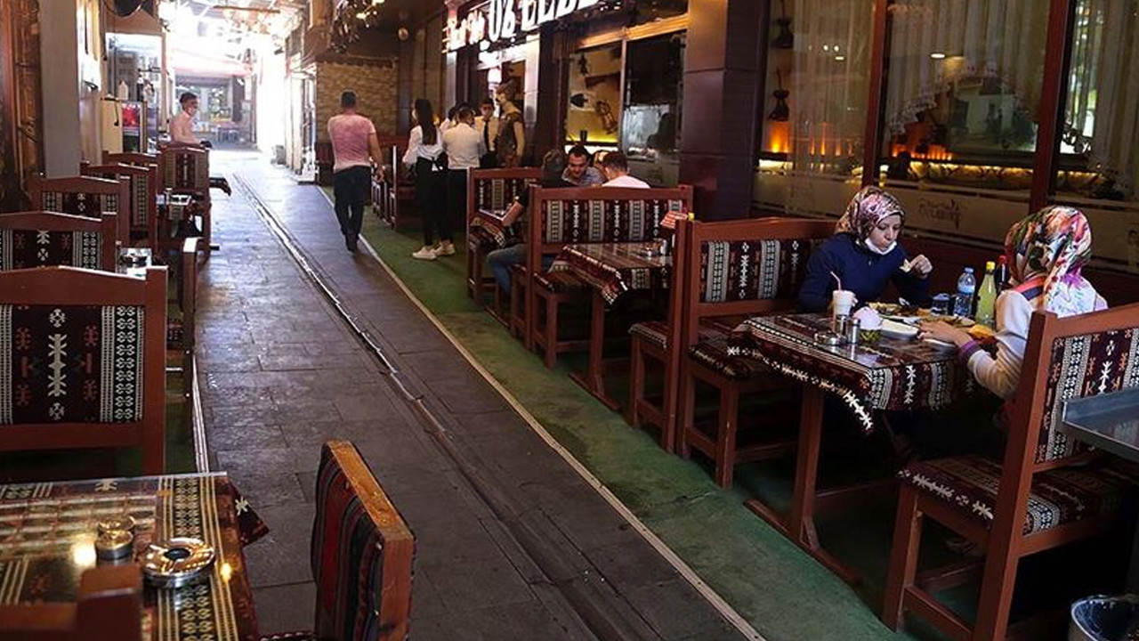 Restoranlarda yeni uygulama! Kuver kalktı, gönüllü bahşiş geldi