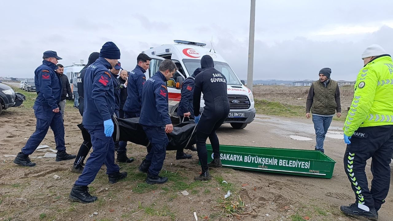 Sakarya'da sahilde erkek cesedi bulundu