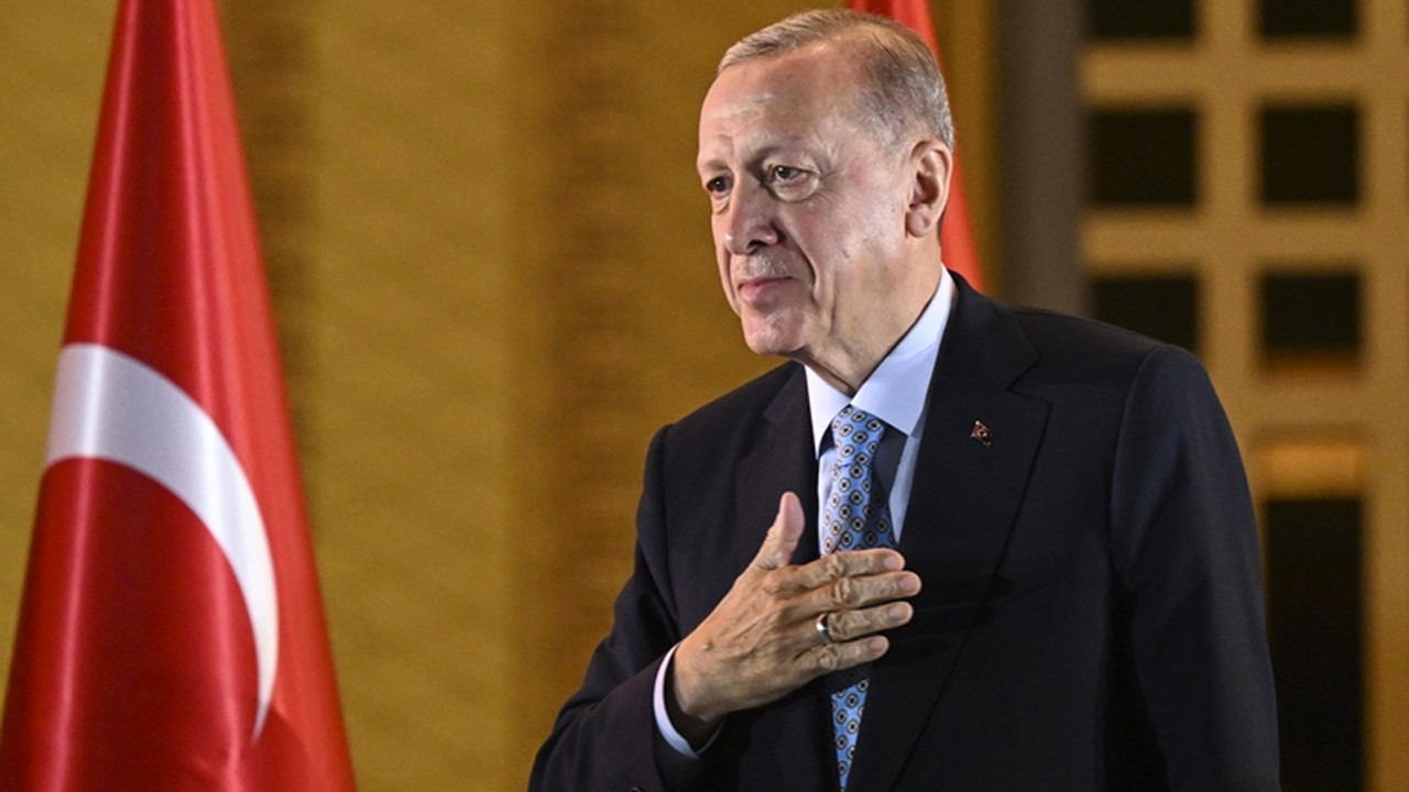 Cumhurbaşkanı Erdoğan'dan MHP'nin 57. kuruluş yıl dönümü için kutlama çiçeği