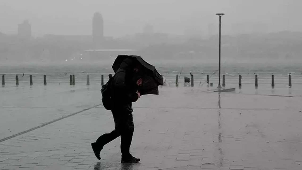 13 kentte sarı kod alarmı! Kuvvetli sağanak ve rüzgar çok fena bastıracak...