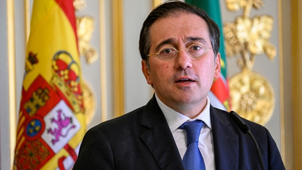 Filistin, İspanya Dışişleri Bakanı Albares'e devlet liyakat nişanı verdi