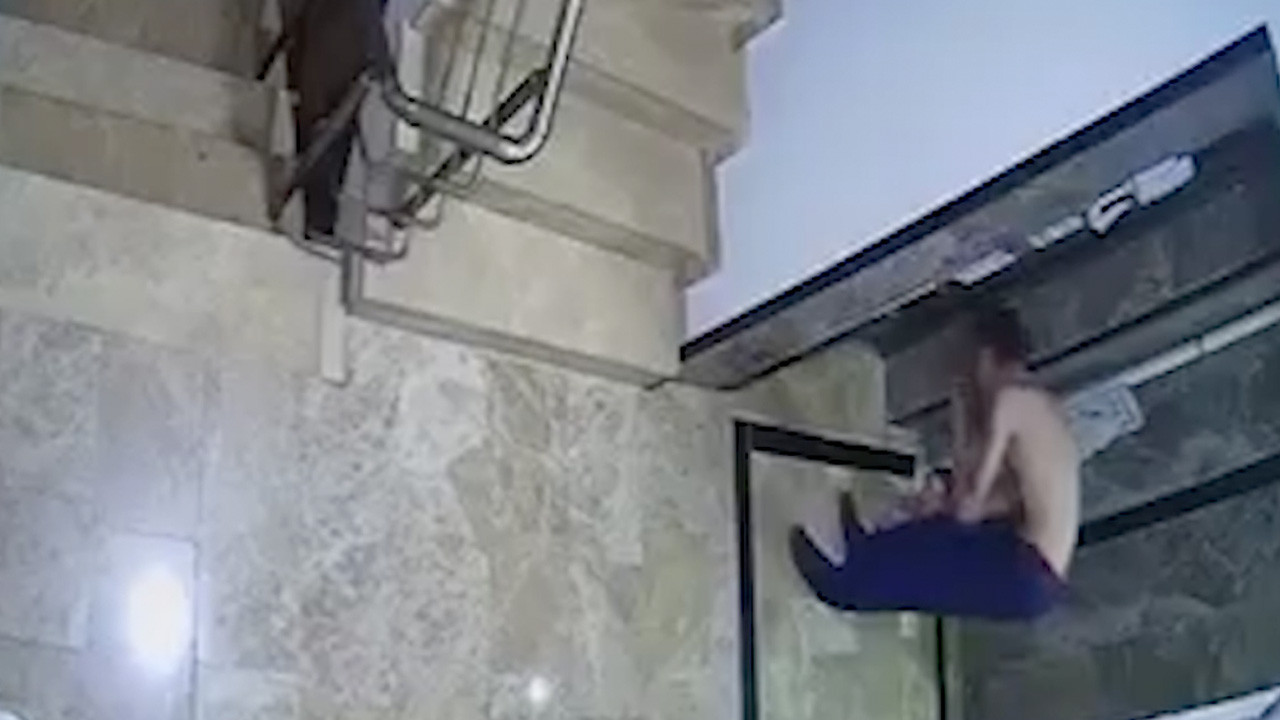 Doğal gaz sayacını söküp bina sakinlerini tehdit etti