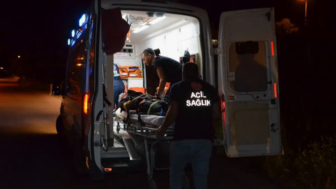 Çorum'da korkunç kaza! Minibüs ile tır çarpıştı: 3 kişi yaralı