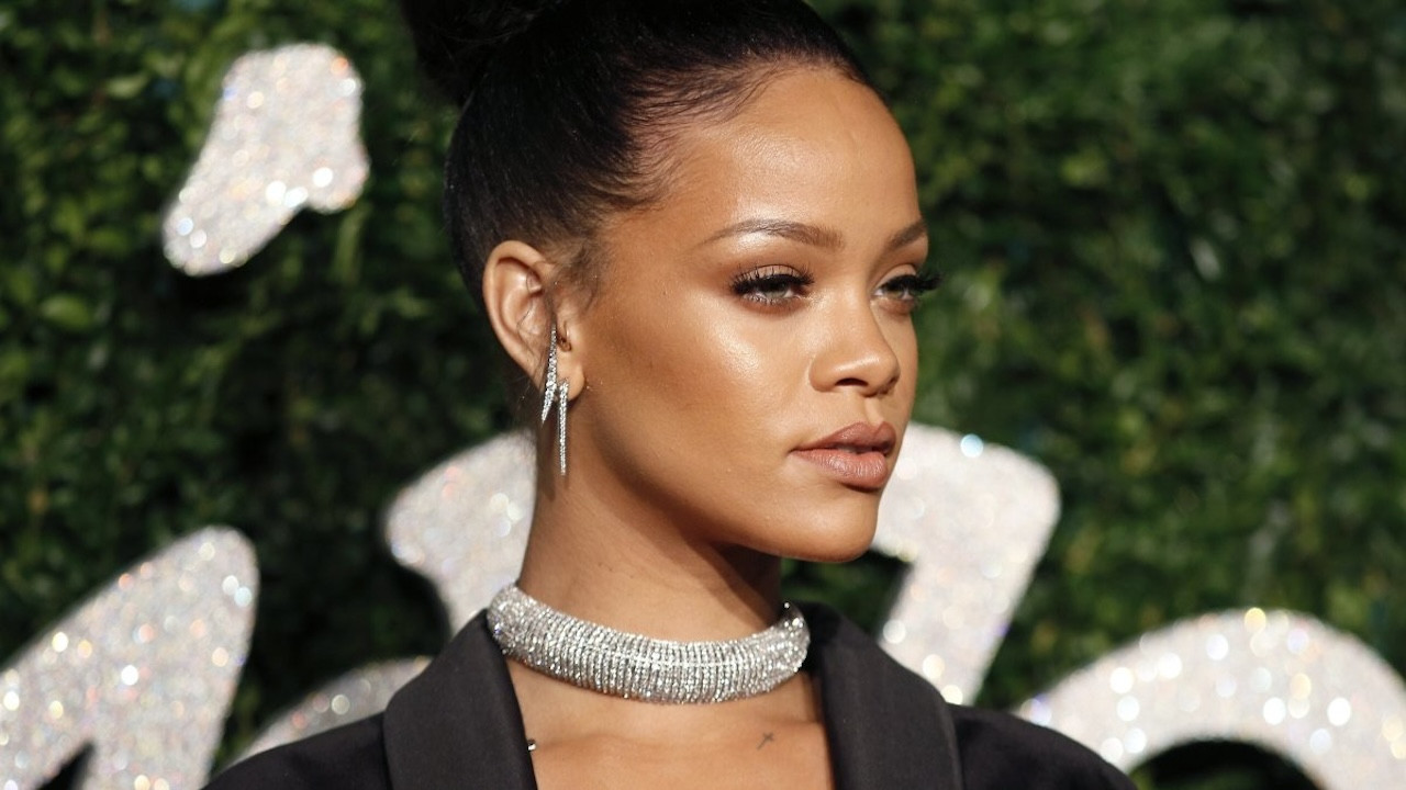 Rihanna markette görüntülendi! Yardımcısız alışveriş yaptı...