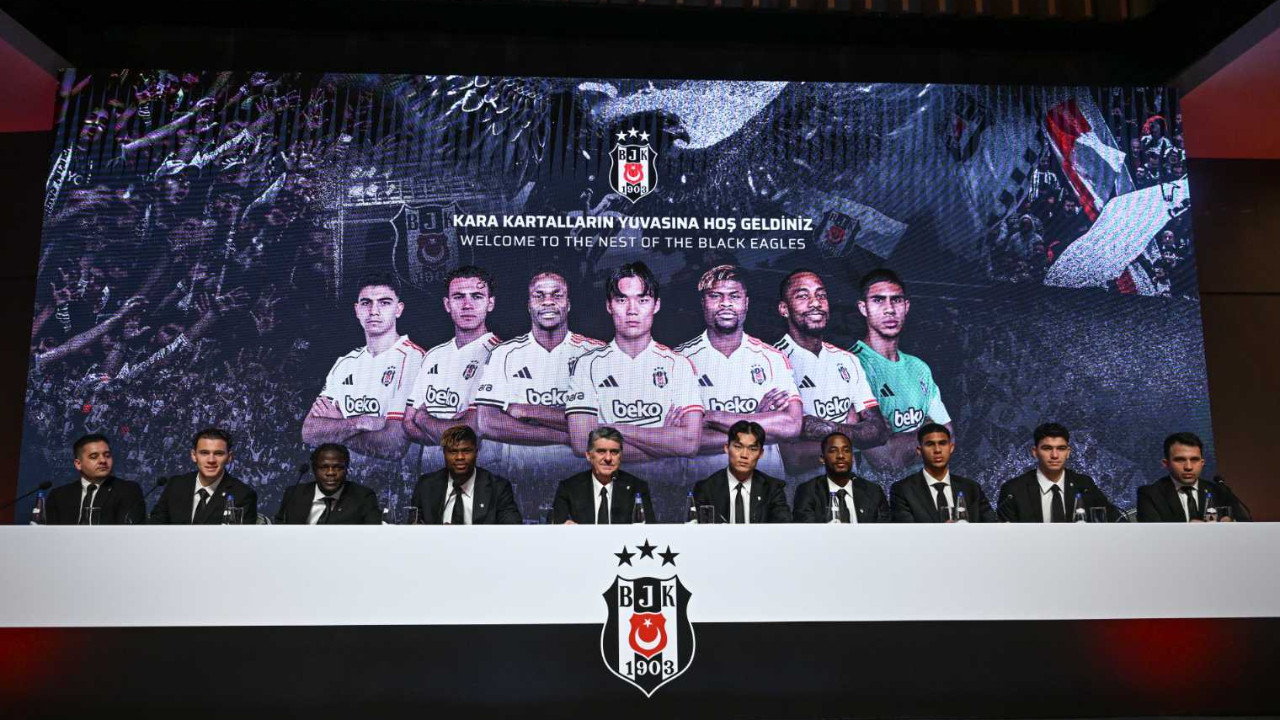 Beşiktaş'tan imza şov! 7 isim için tören düzenlendi