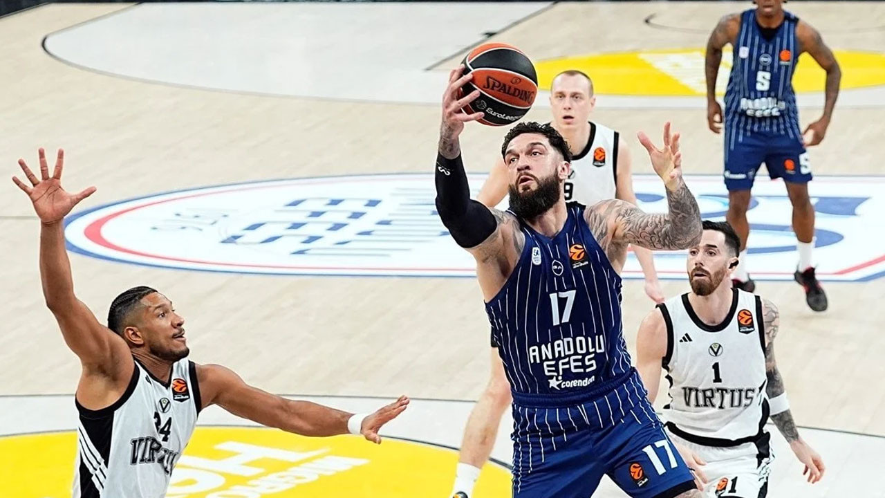 Anadolu Efes, Virtus Bologna'yı 31 sayı farkla devirdi