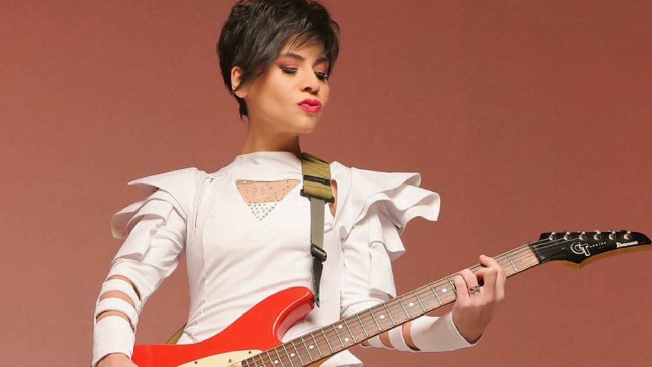 Aydilge ameliyat günü paylaştı! "Ağrılarımdan bugün kurtuluyorum"