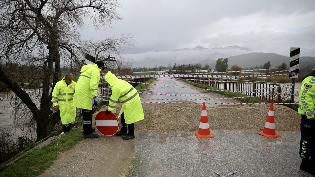 Muğla'da kuvvetli yağış nedeniyle sel ve su taşkınları yaşanıyor
