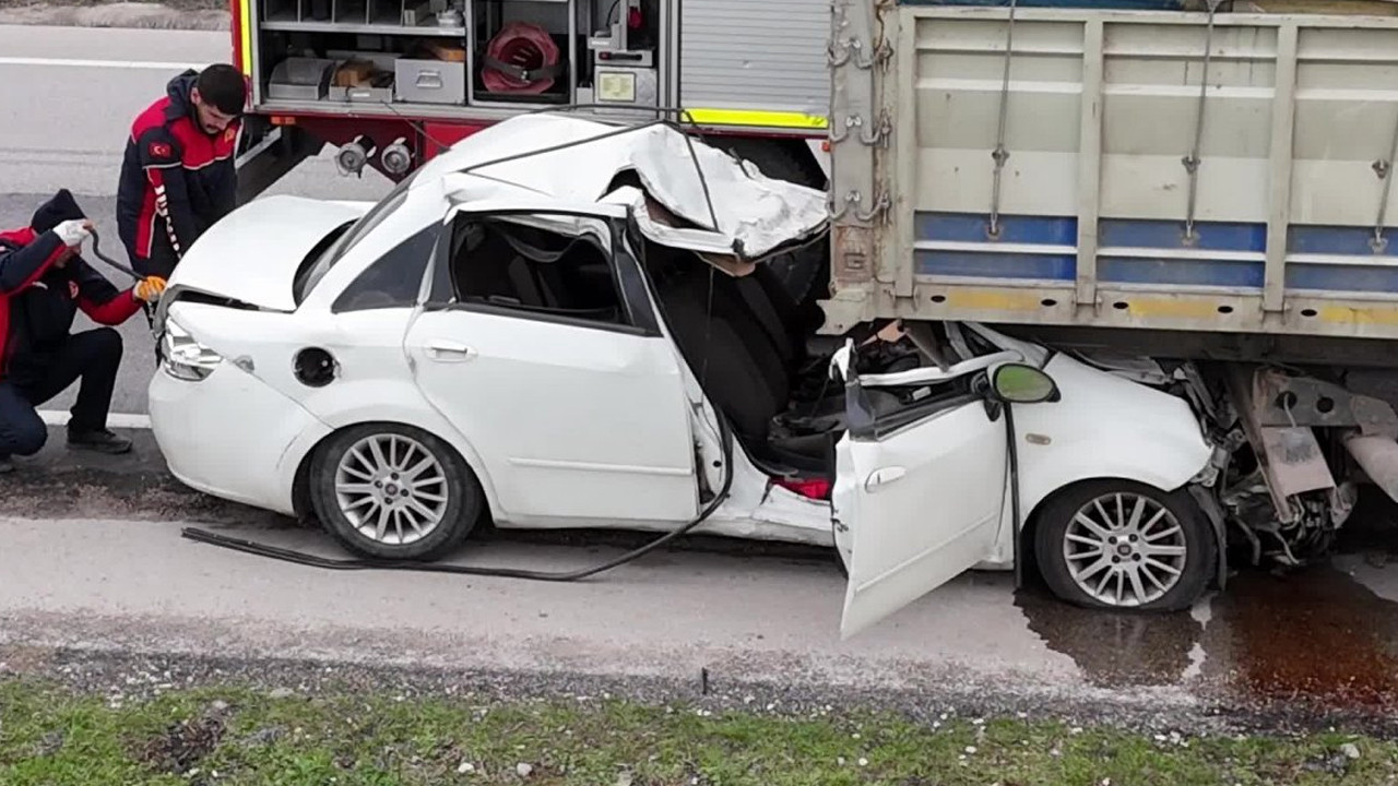 Cenaze yolunda feci kaza: 2 kişi hayatını kaybetti