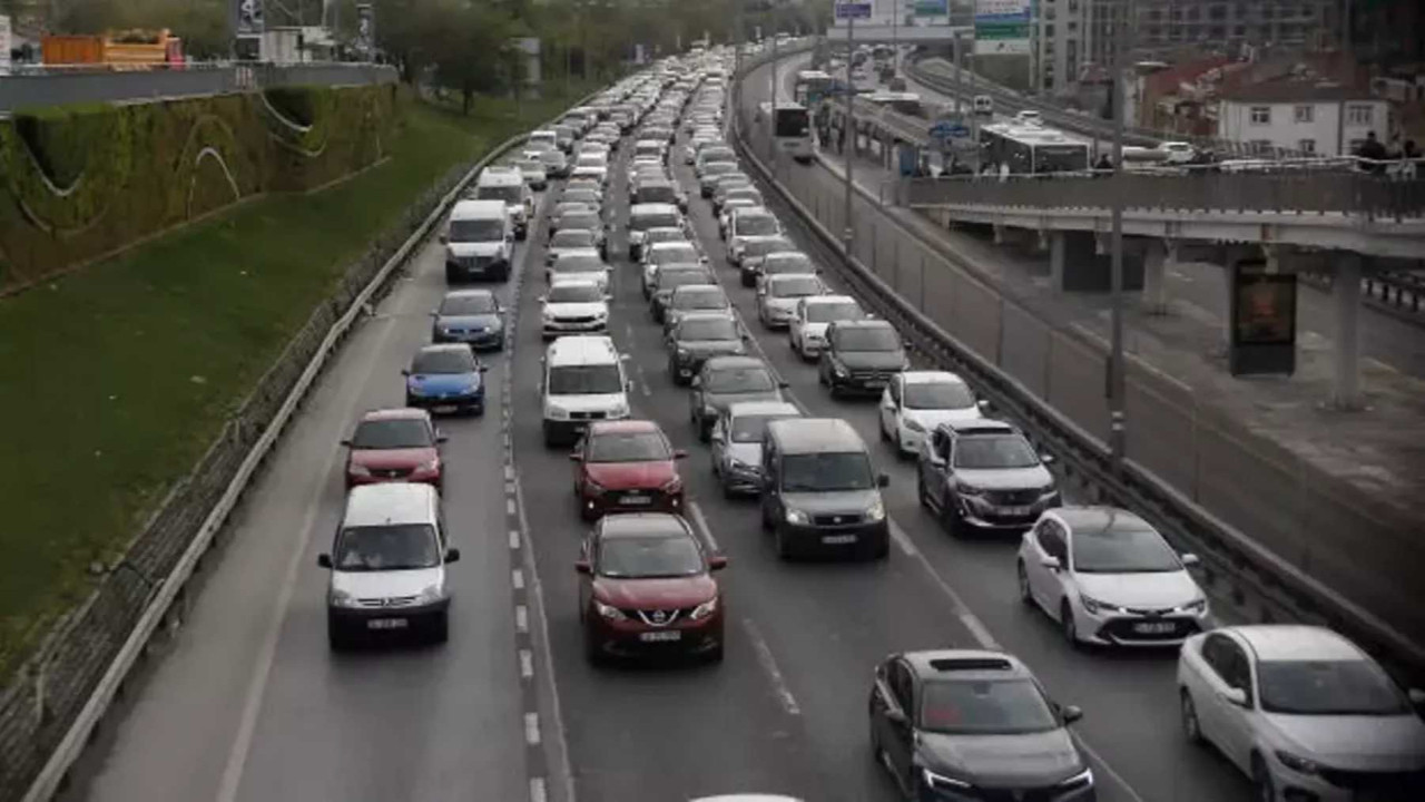 İstanbul'da trafik yoğunluğu yağmurla birlikte yüzde 89'a çıktı
