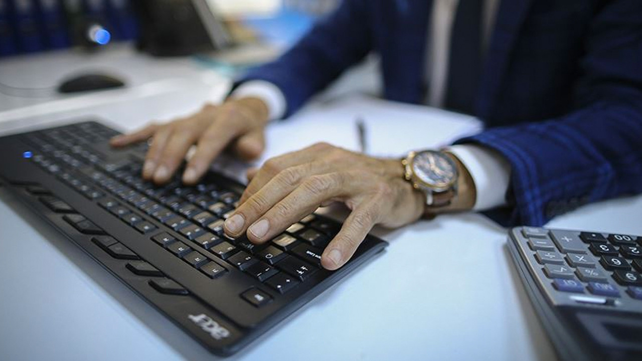 Kamudaki sözleşmeli personelin geçebileceği kadrolar belirlendi