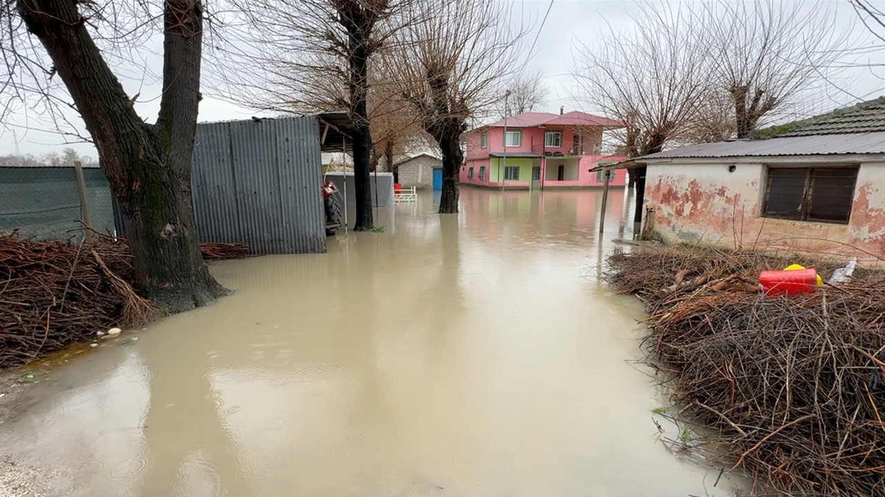 Osmaniye Kadirli'yi sel aldı evler tarım arazileri...