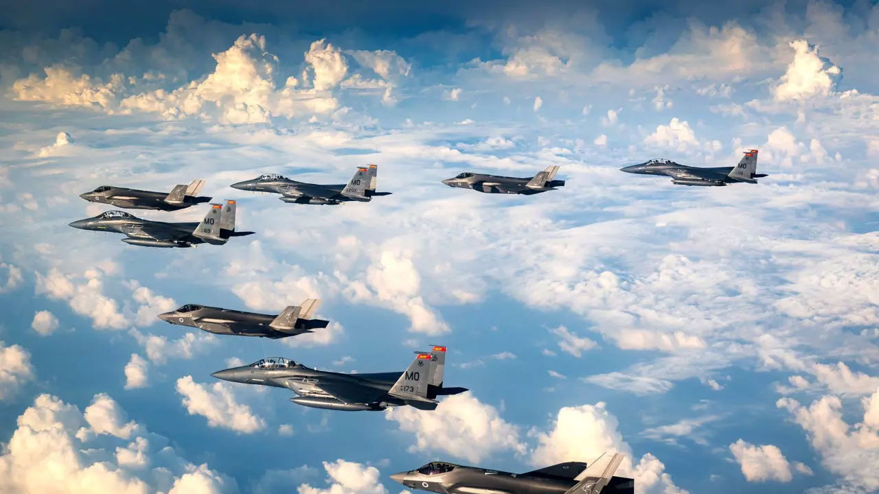 ABD ve İran'dan peş peşe açıklamalar! Çok sayıda savaş uçağı gönderildi