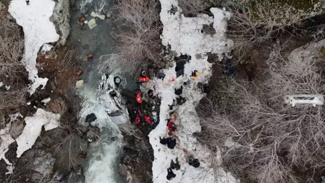 Bitlis'te korkunç kaza! Aynı aileden 3 kişi hayatını kaybetti...