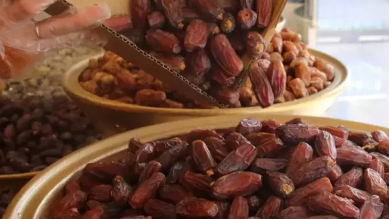 Hurmada büyük hile! İç rengi açık mı olmalı koyu mu?