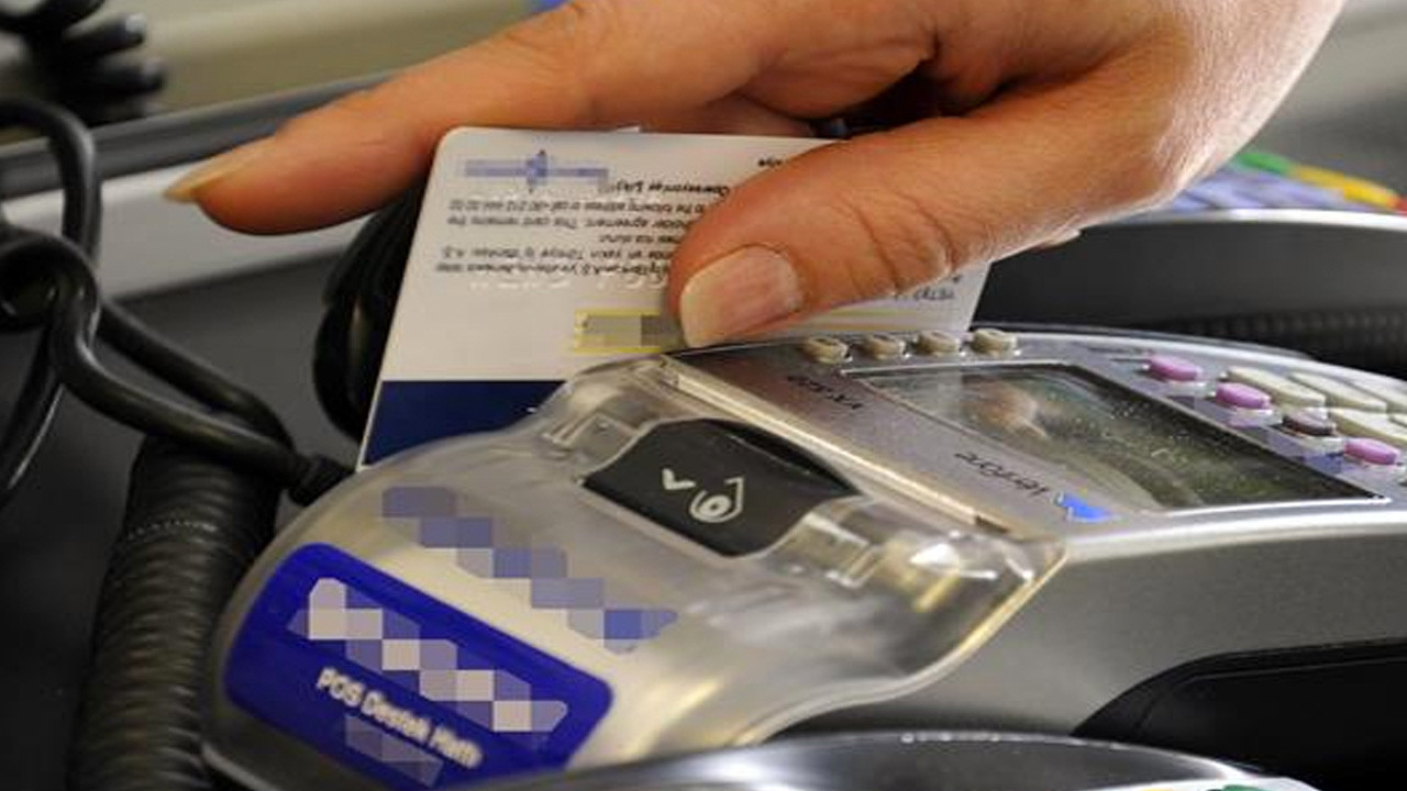 Demans hastası kadın unutup gofreti cebine koydu! Market çalışanları bakın ne yaptı