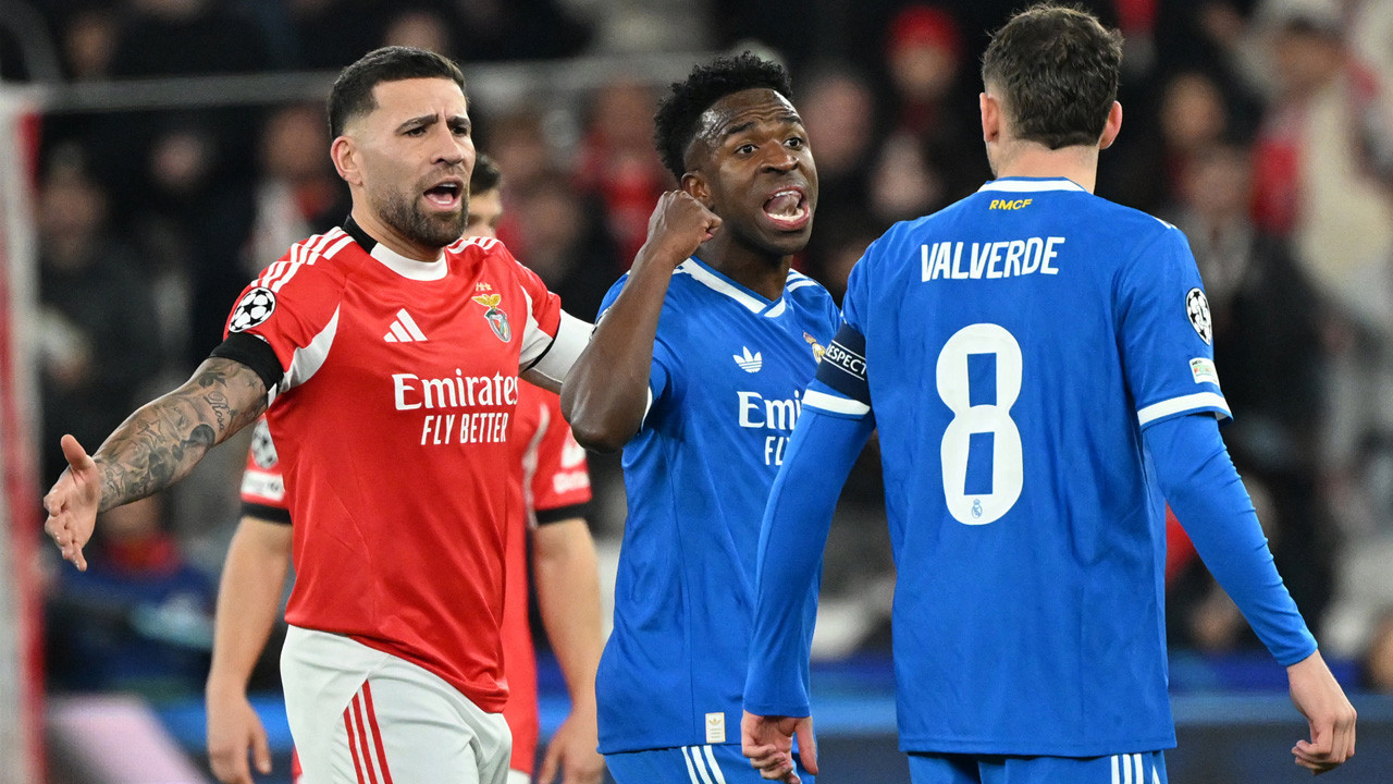 Benfica Real Madrid maçı 10 dakika durdu Vinicius Junior'ı çıldırttılar