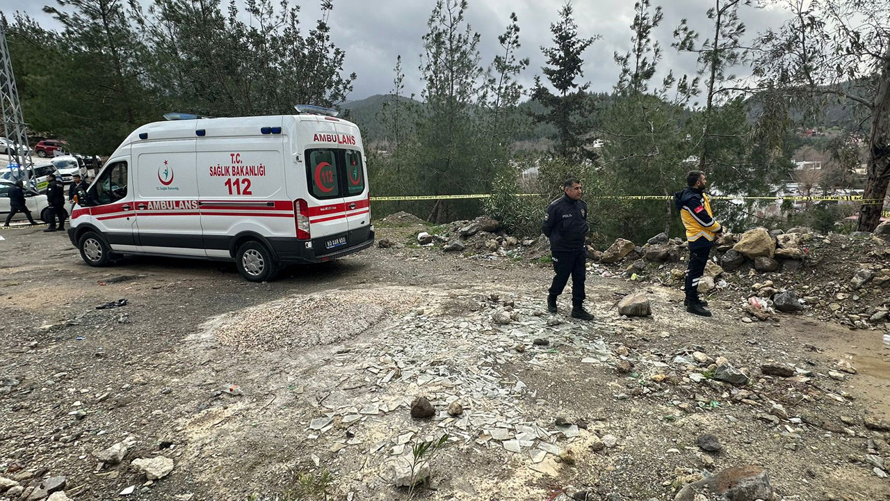 Osmaniye'de bir kişi boşandığı eşini av tüfeğiyle öldürüp intihar etti