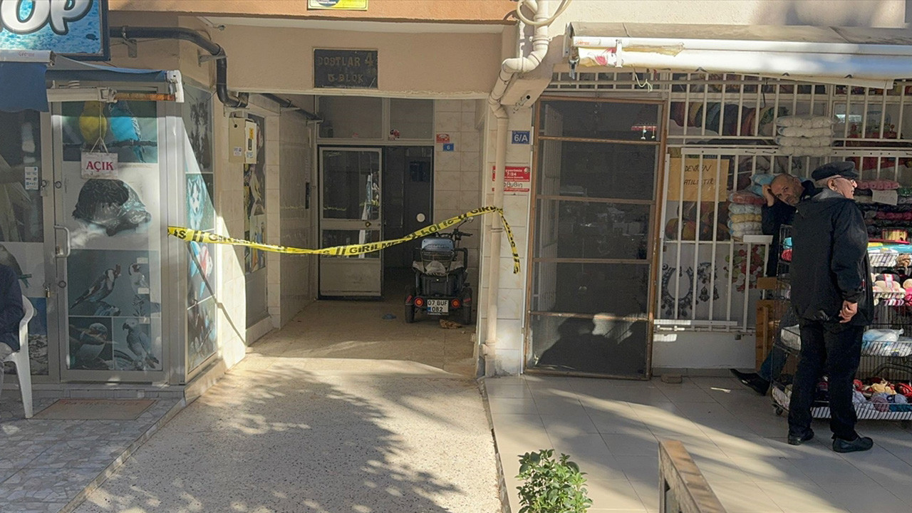 Antalya'da bir evde 2 kişi ölü bulundu