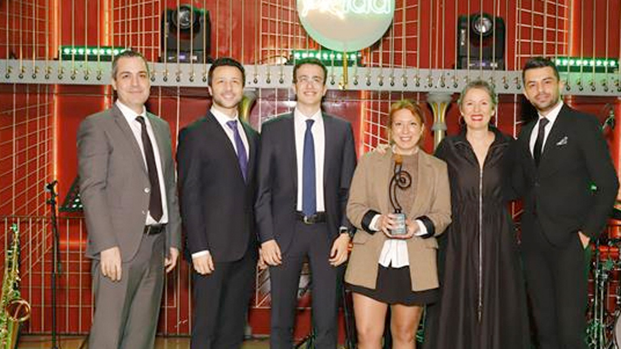 Aras Kargo'nun "Bizimkisi Bir ASK Hikayesi" spor projesine ödül