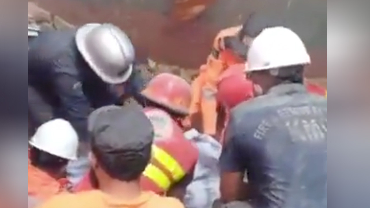 Pakistan'da apartmanda patlama! 16 kişi hayatını kaybetti