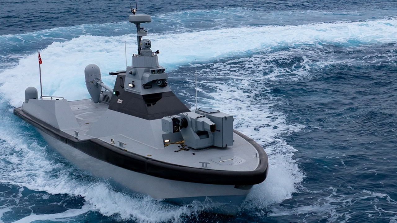 Türkiye'nin ilk silahlı insansız deniz aracı yerli silahıyla göreve başladı