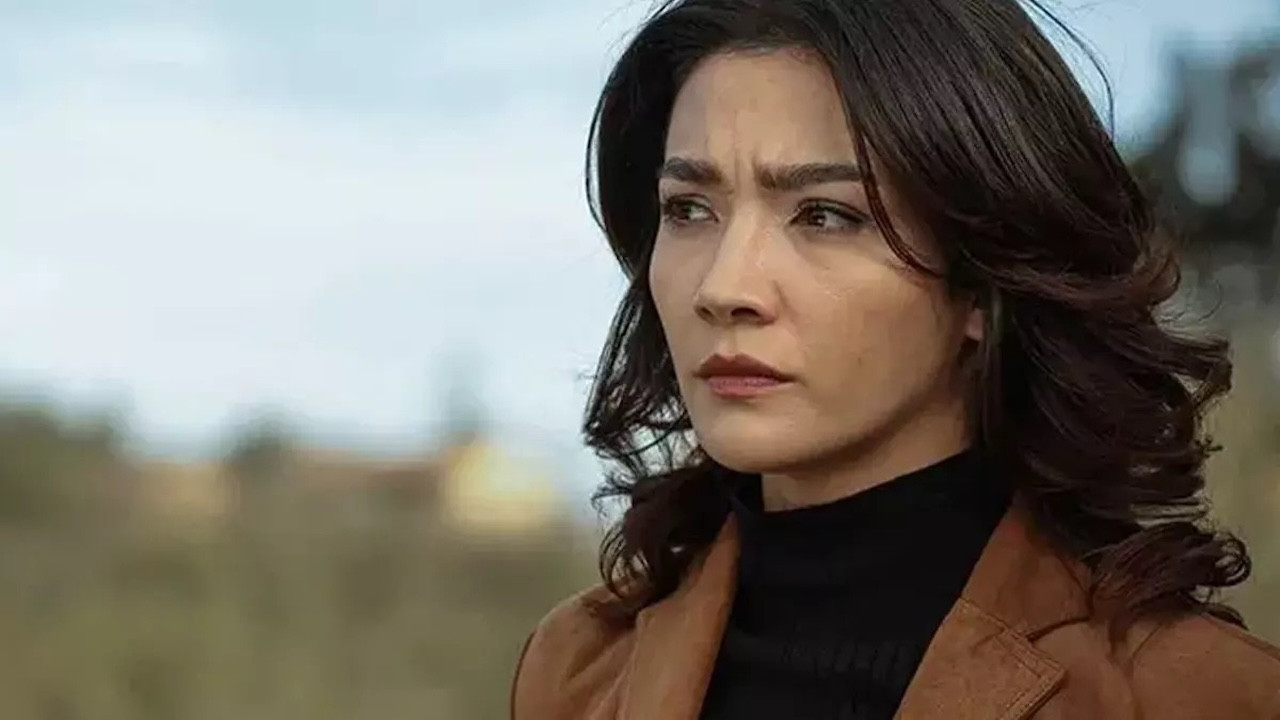 Aybüke Pusat imaj değiştirdi! Son haline beğeni ve yorum yağdı...