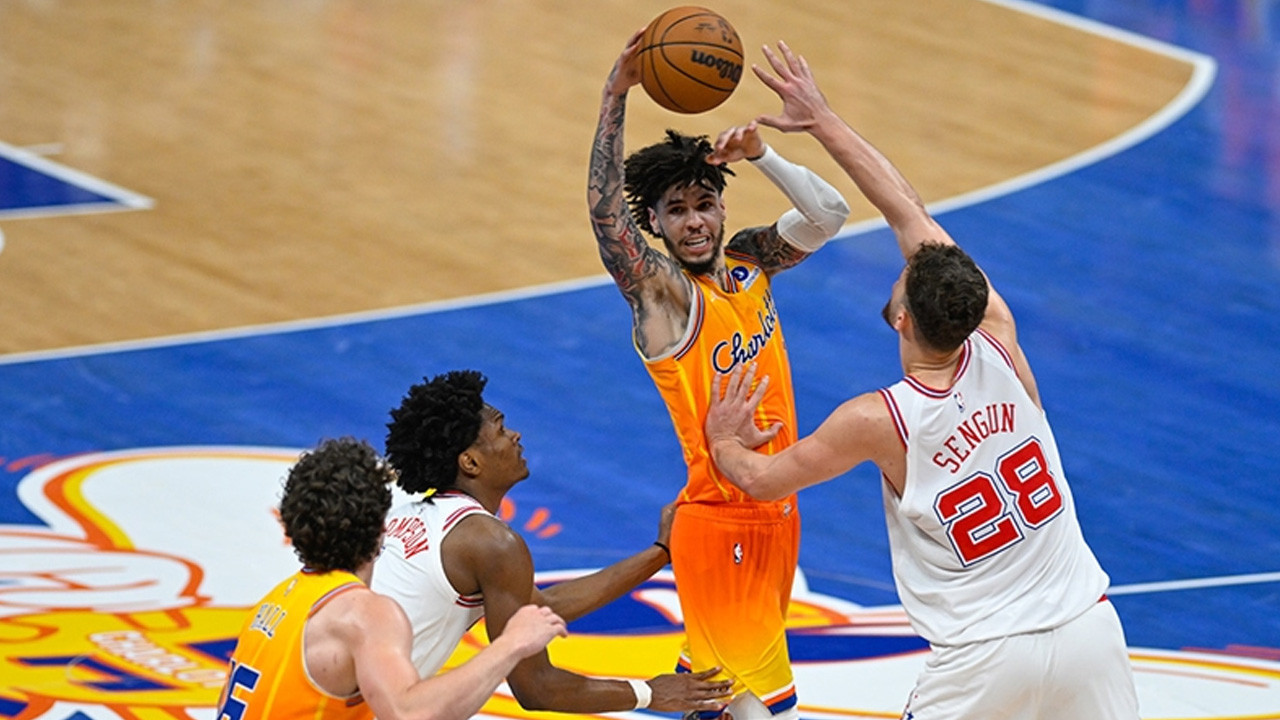 NBA'de Rockets, Hornets'ı 4 sayı farkla yendi! Alperen Şengün...