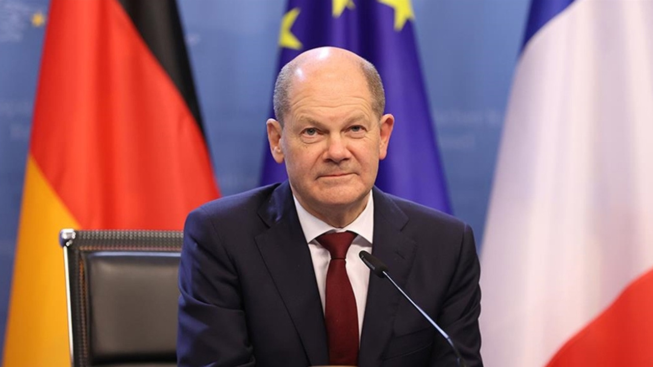 Scholz'un sekreterinin Epstein belgelerinde adının geçtiği ortaya çıktı