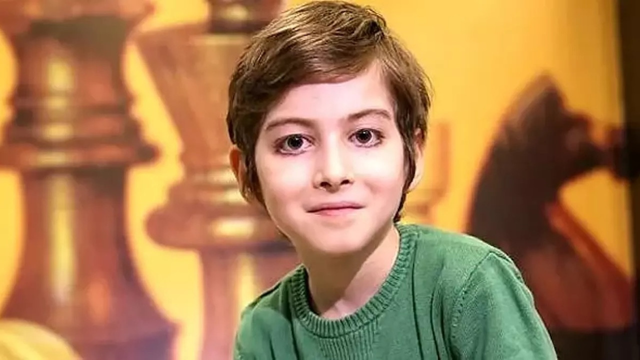 Filozof Atakan'nın muhteşem değişimi! İmajı olay oldu...