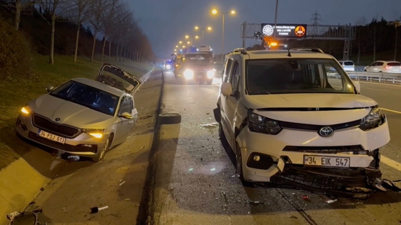 Başakşehir'de 5 araç birbirine girdi, 5 kişi yaralandı