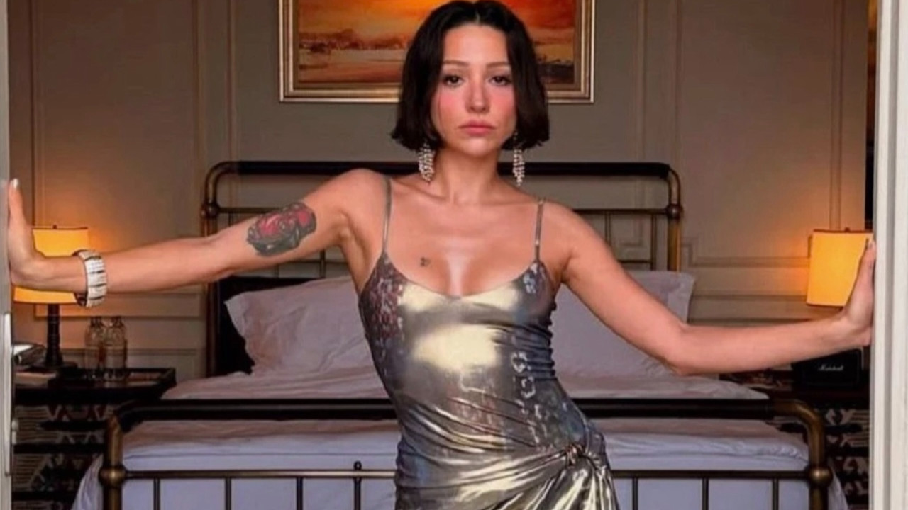 Zeynep Bastık'tan olay kare! Ramazan ayında bir garip kombin