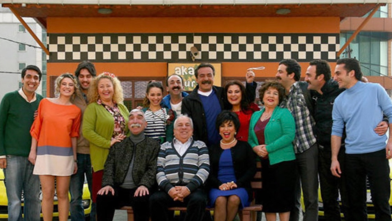 Akasya Durağı'nın senaristi açıkladı! İşte yeni kadro ve beklenen açıklama...