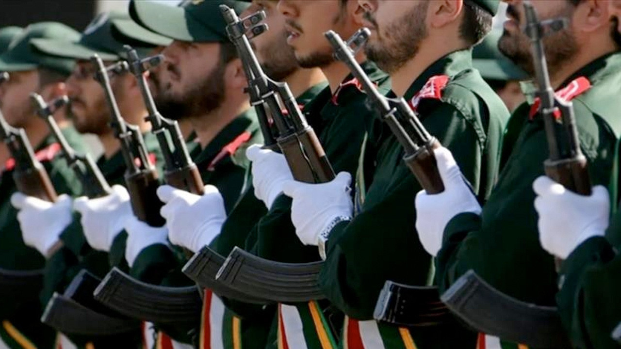 İranlı komutandan ABD'ye: Yutulabilir bir ülke değiliz