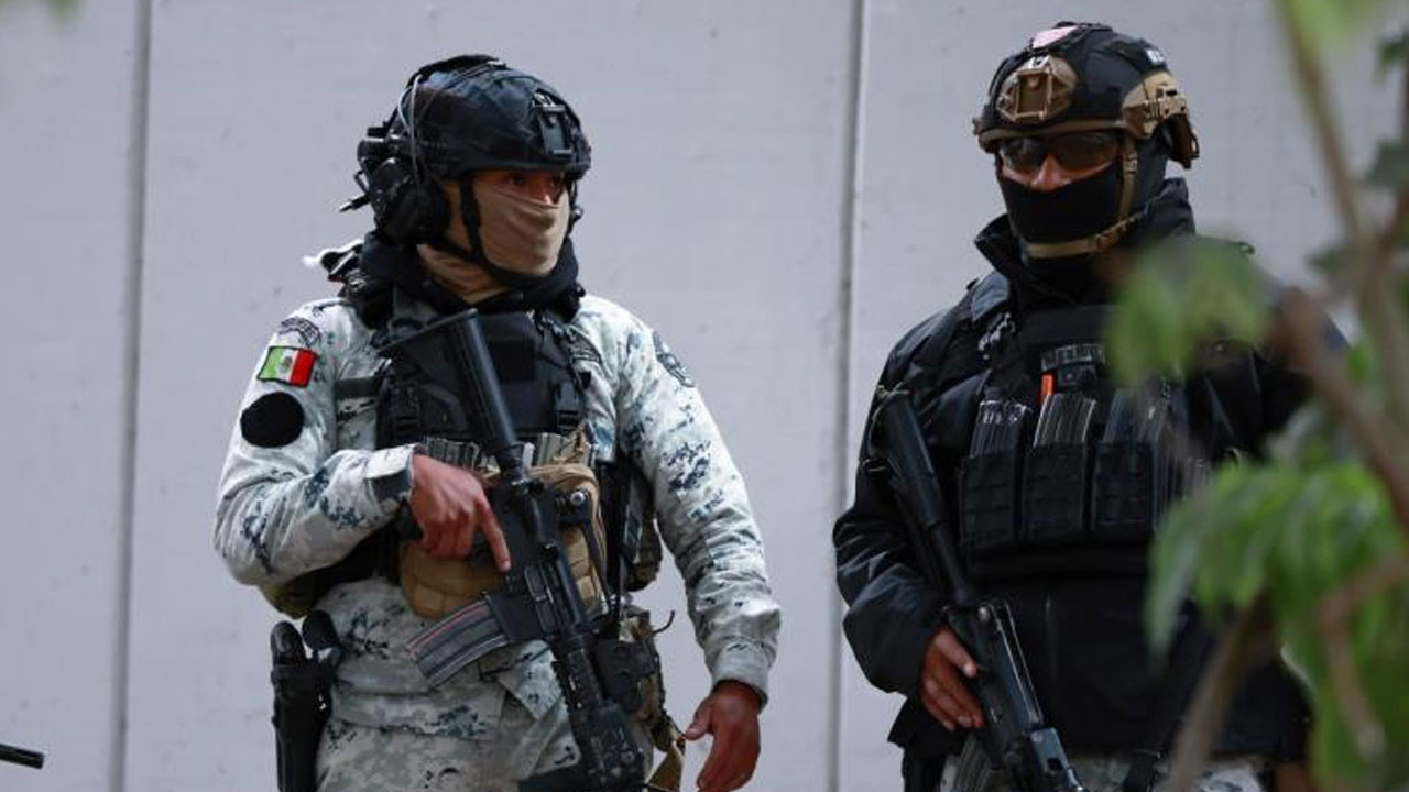 Meksika'da uyuşturucu baronunun öldürülmesinin ardından çıkan olaylarda 55 kişi öldü